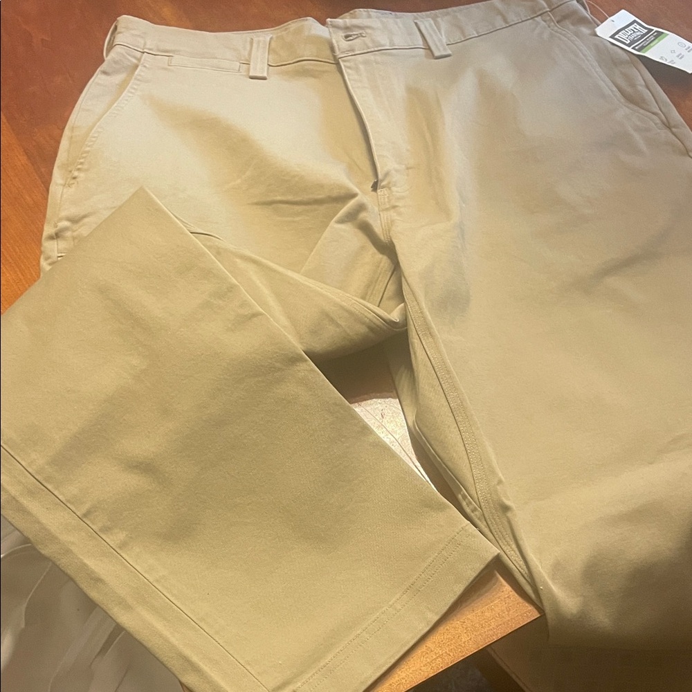 Duluth Trading Co Men's Tan Chinos - Picture 5 of 6